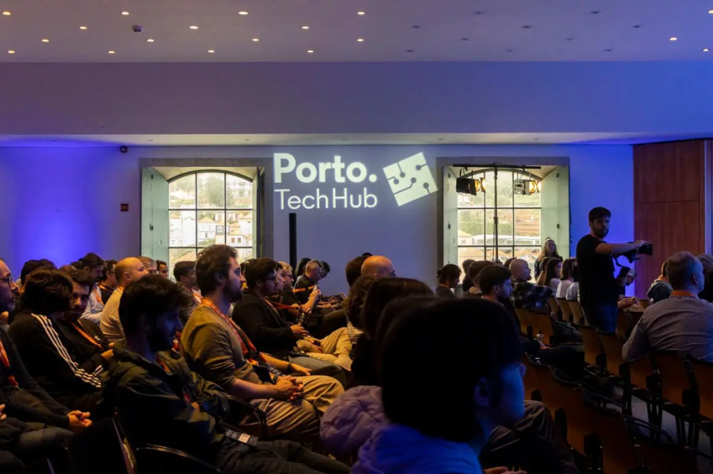Porto Tech Hub lança curso de especialização em desenvolvimento de software